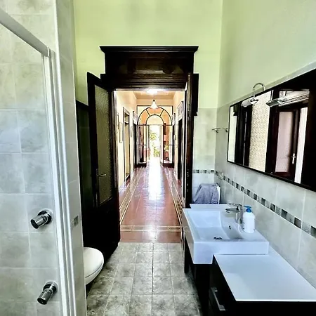 Elisabeth فيلة كومو